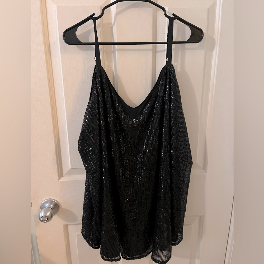 ✨ NWT Sequin Torrid top ✨